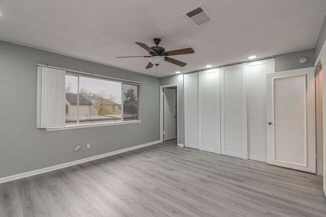 Building Photo - 12543 Wellington Park Dr