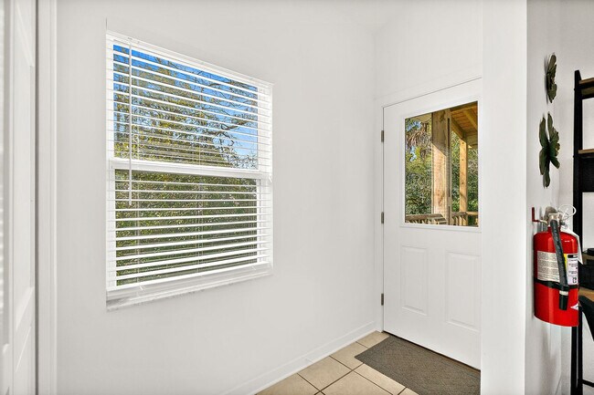 Building Photo - 27 Old Mission Ave