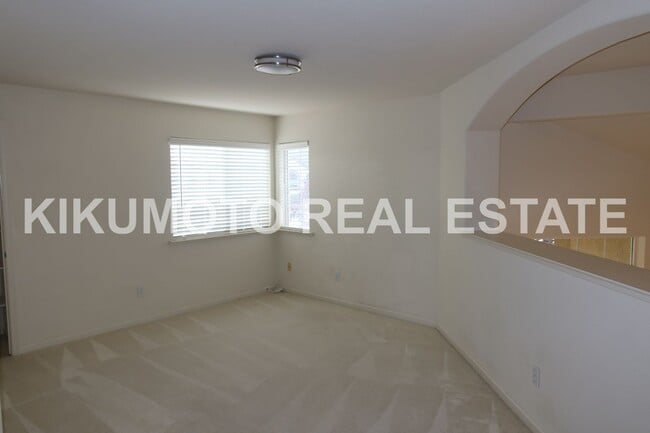 Building Photo - Lakefront 4 bedroom, 3 bath, 3 car  in the Lakeside Community