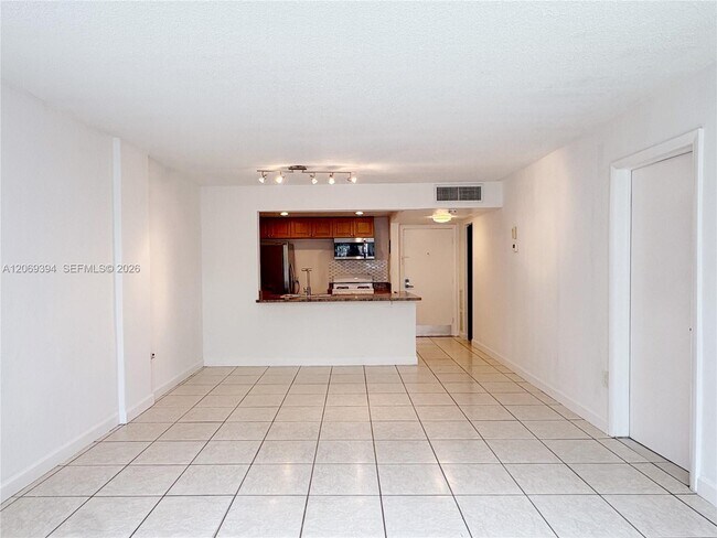 Building Photo - 2175 NE 170th St