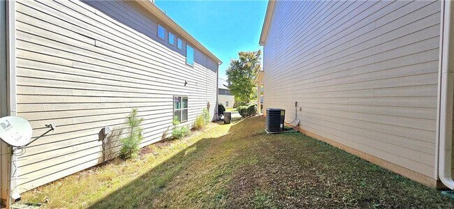 Building Photo - 2809 Woodward Down Trail