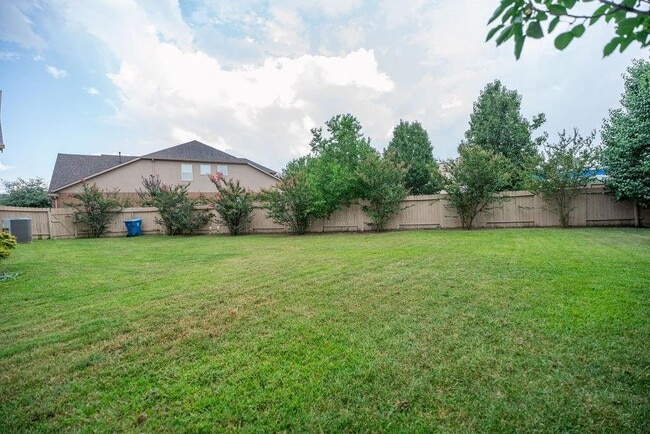 Building Photo - 15303 Westland Gate Dr