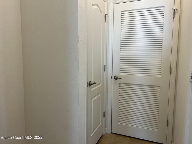 Building Photo - 728 Remington Green Dr SE