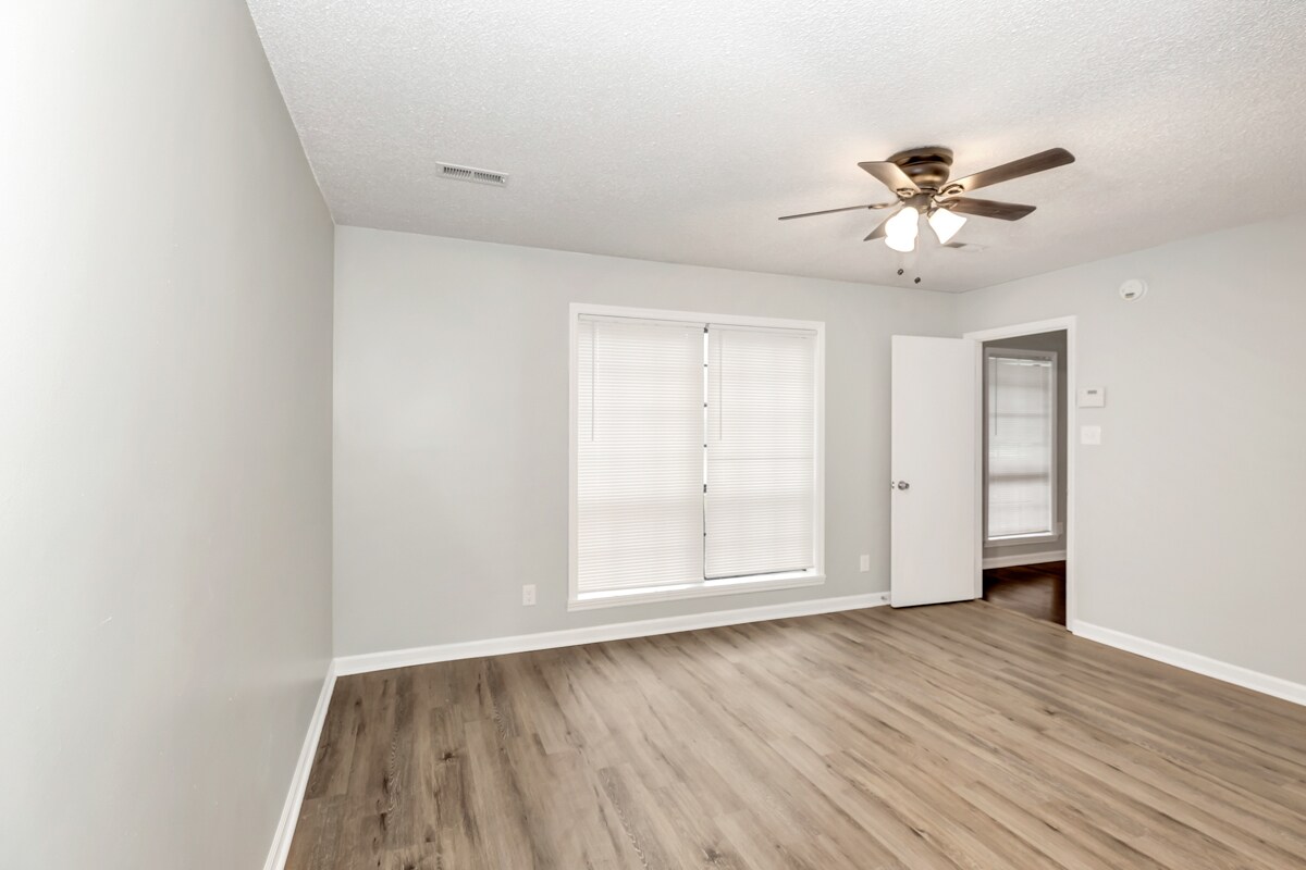 Building Photo - 3909 Fair Oak Ln SW
