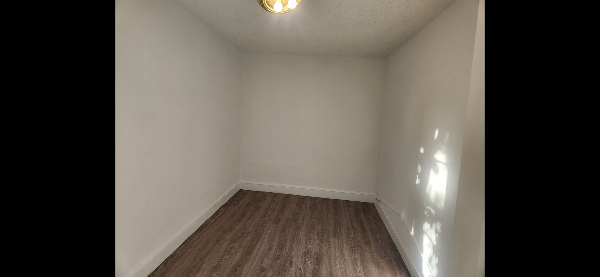 Building Photo - 698 Massabesic St