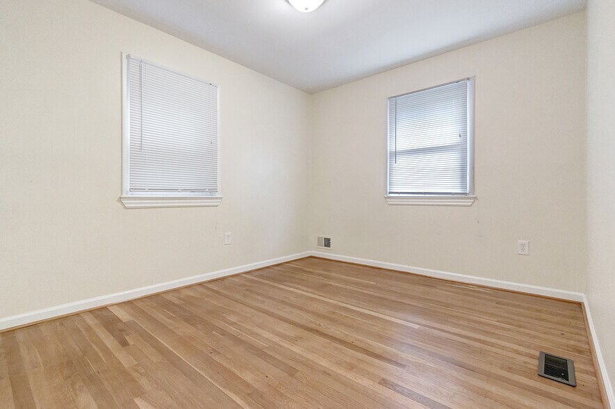 Building Photo - 9085 Autoville Dr