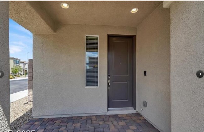 Building Photo - 4630 Summer Azure St
