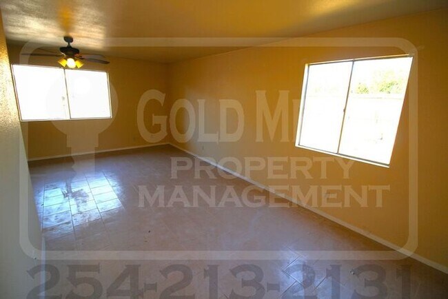 Building Photo - 2002 Sherman Dr