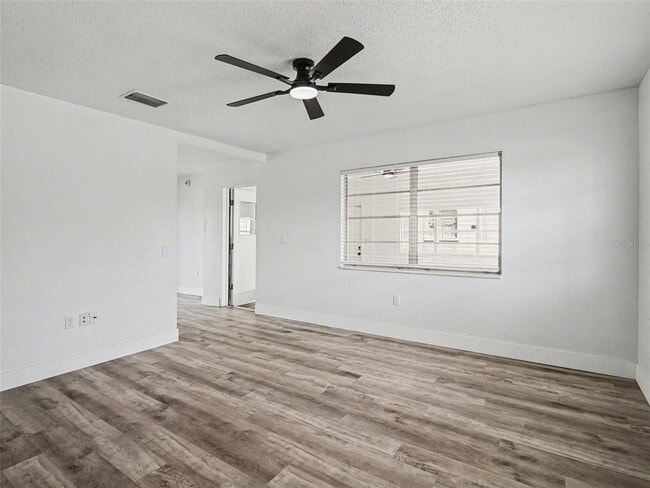Building Photo - 1207 22nd Ave W