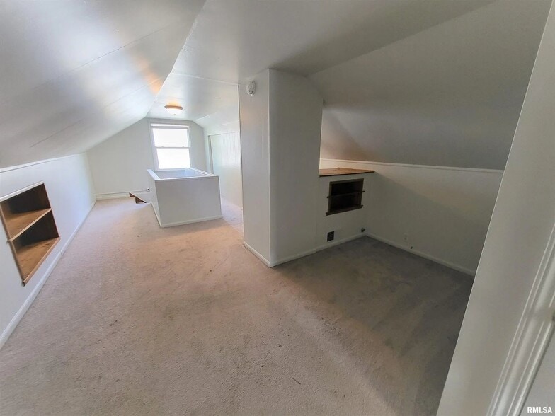 Building Photo - 1021 W Hanssler Pl