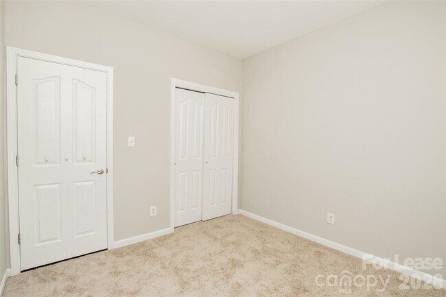 Building Photo - 4018 Far West Dr