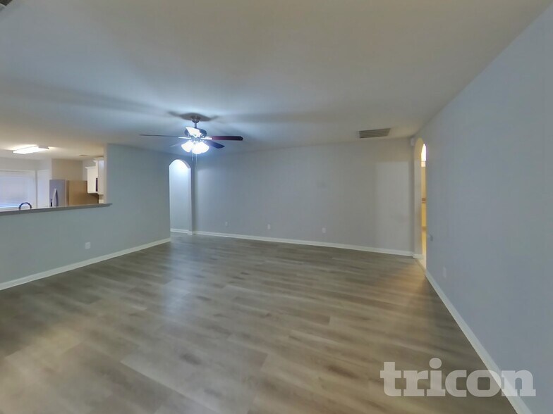 Building Photo - 4817 Cedar Springs Dr