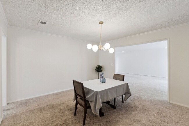 Building Photo - 2400 Sq Ft Condo for Rent Near Shopping