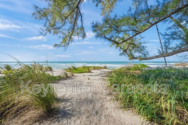 Building Photo - 8560 Heron Lagoon Cir