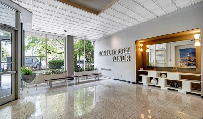 Building Photo - 135 Montgomery St