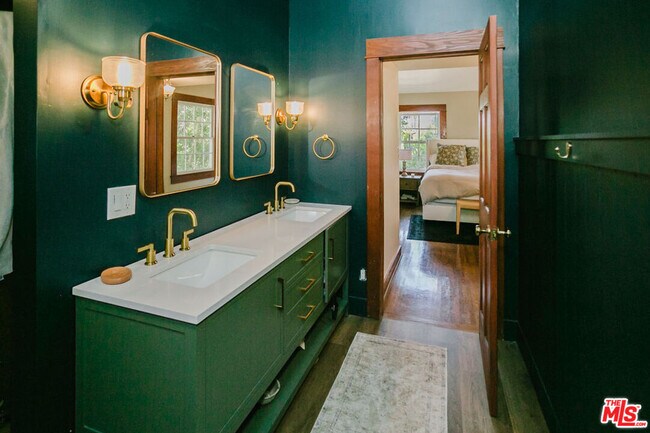 Building Photo - 13239 Addison St