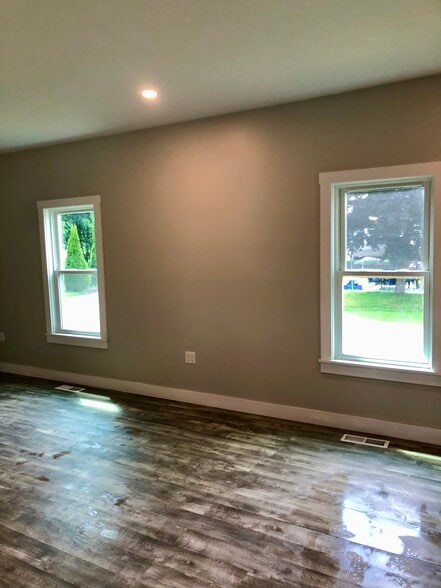 Building Photo - 141 Peltoma Ave