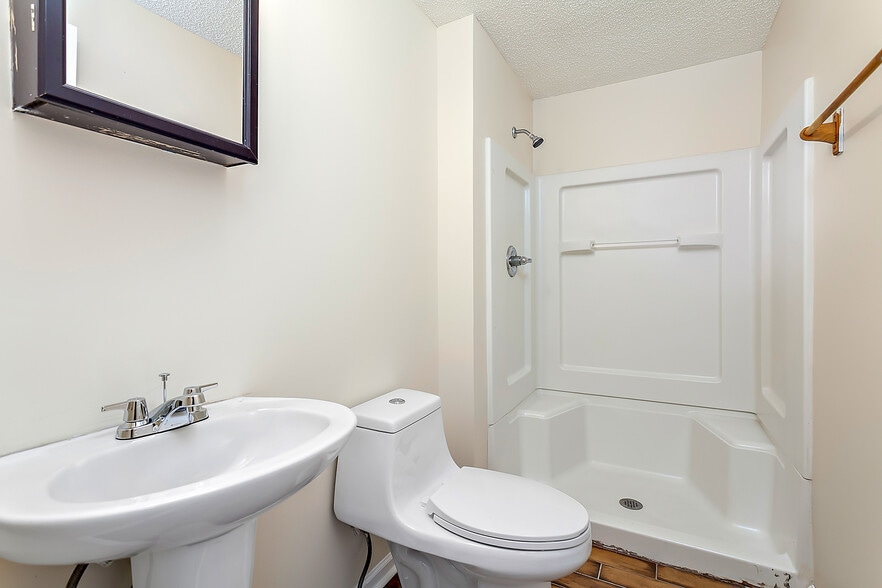 Building Photo - 1204 Ogden Pl