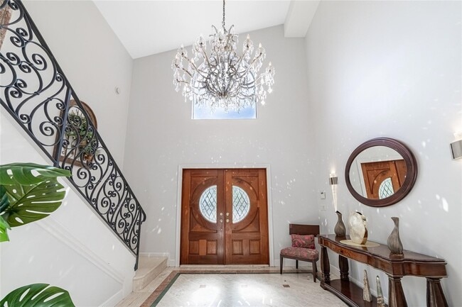 Building Photo - 2519 Barcelona Dr