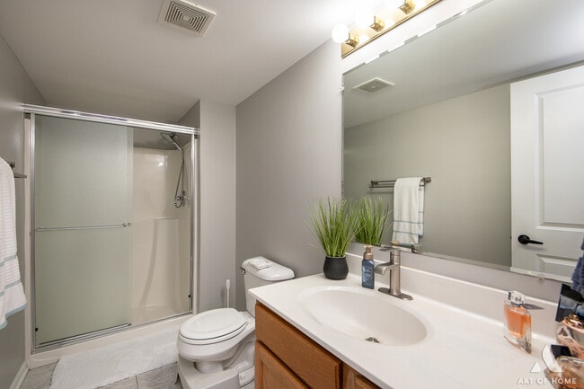 Building Photo - 11110 E Cove Cir