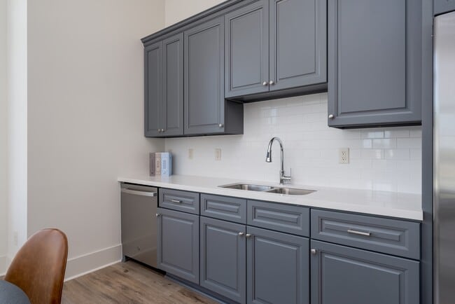 Building Photo - 1178 Stonebrook Ln