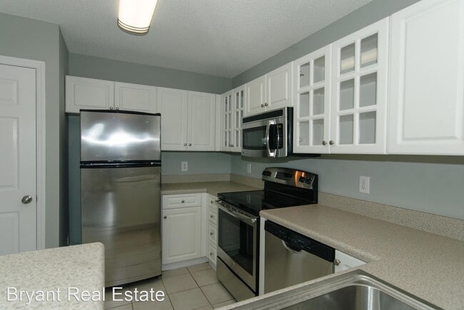 Building Photo - 4106 Breezewood Dr