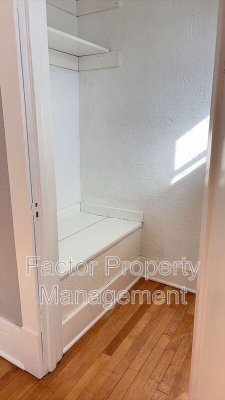 Building Photo - 122 Parsons St