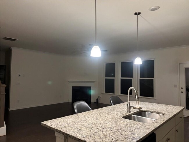 Building Photo - 1161 Hawthorne Cir