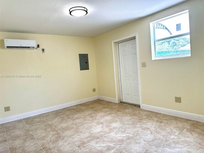 Building Photo - 17625 SW 160th Ave