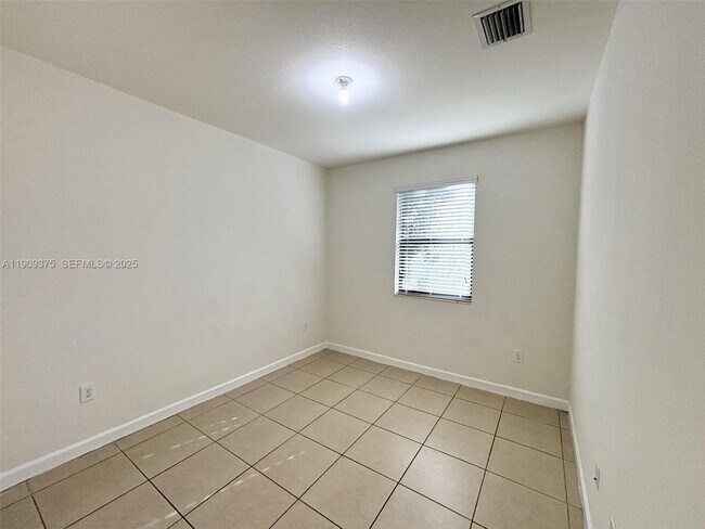 Building Photo - 8875 NW 102nd Pl