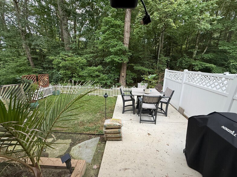 Building Photo - 349 Schooner Ln