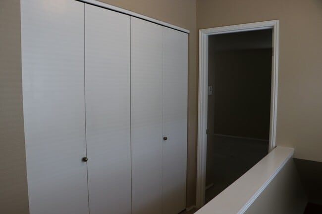 Building Photo - 3 Bed 2.5 Bath House In Leschi