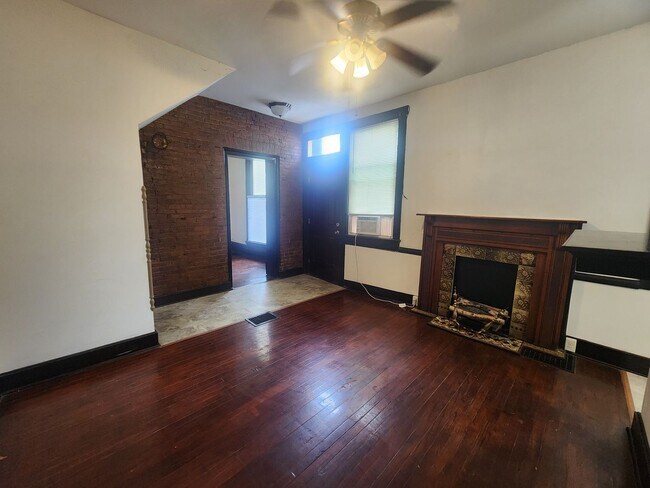 Building Photo - 248 S 9th St