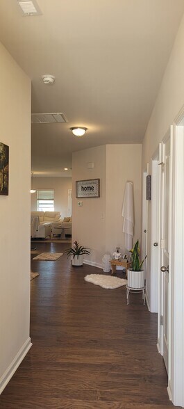 Building Photo - 7531 Tanglewood Way