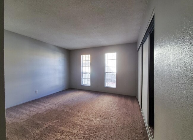 Building Photo - 4640 Koval Ln