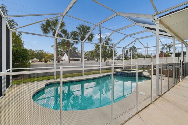 Building Photo - Tuscanny Street