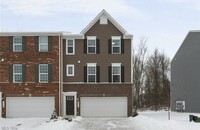 Building Photo - 3 bed and 2 1/2 bath Townhouse in Willioughby