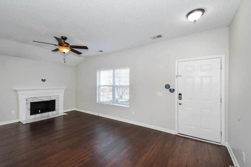 Building Photo - 306 Hank Aaron Cove