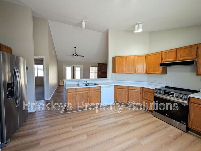 Building Photo - 1878 E Sheffield Ct