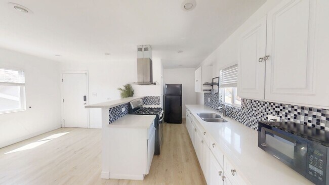 Building Photo - 3629 Marmion Way