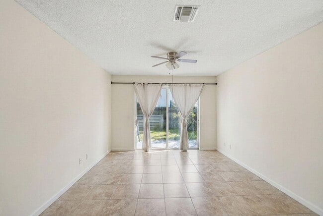 Building Photo - 1239 Sussex St