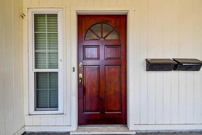 Building Photo - 887 Wax Myrtle Ln