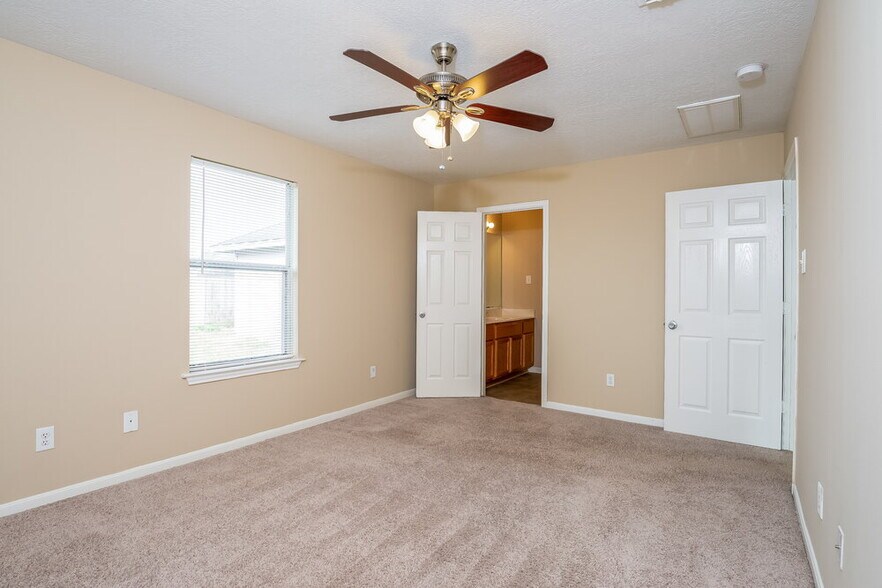 Building Photo - 1014 Vera Cruz Dr