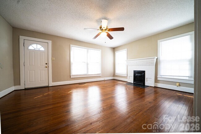 Building Photo - 908 S Juniper St