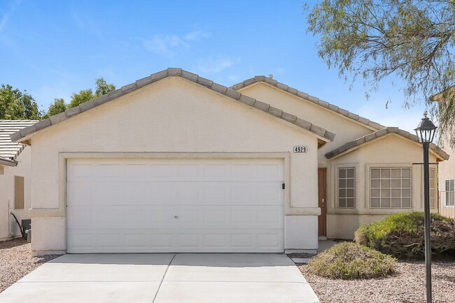 Building Photo - 4929 Whispering Spring Ave