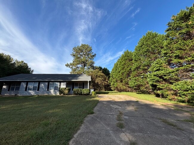 Building Photo - 240 Pitts Chapel Rd