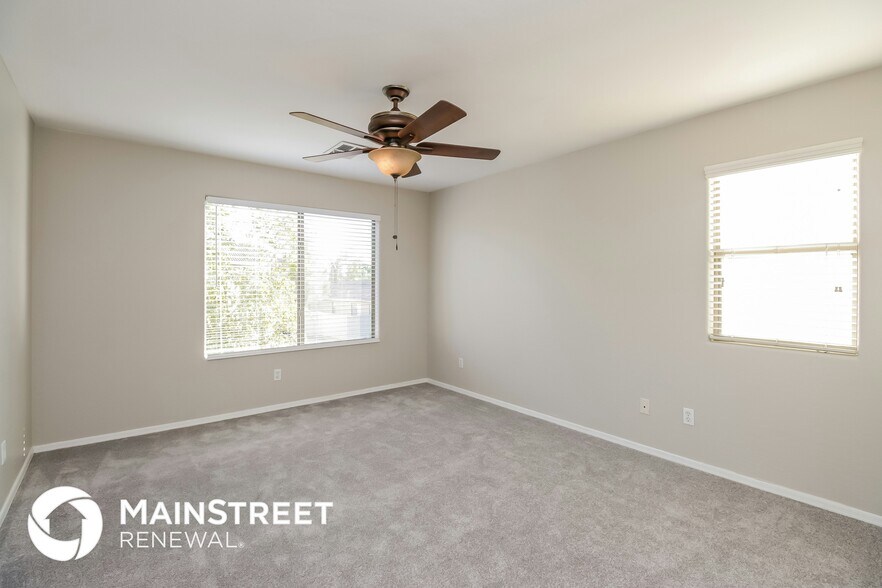 Building Photo - 102 W Mahogany Pl