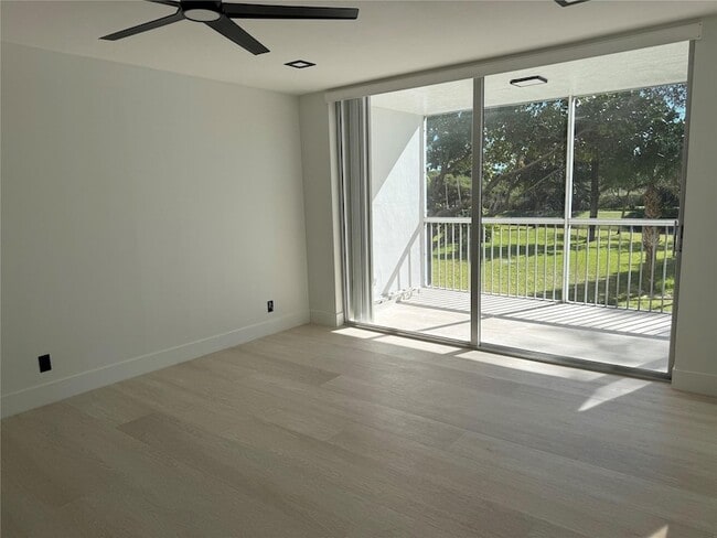 Building Photo - 3010 N Course Dr