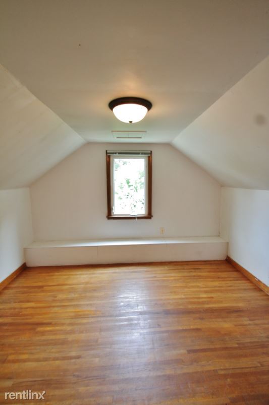 Building Photo - 4 br, 1 bath House - 300 21st Street SW