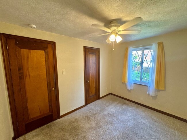 Building Photo - 1076 Thornwood Dr